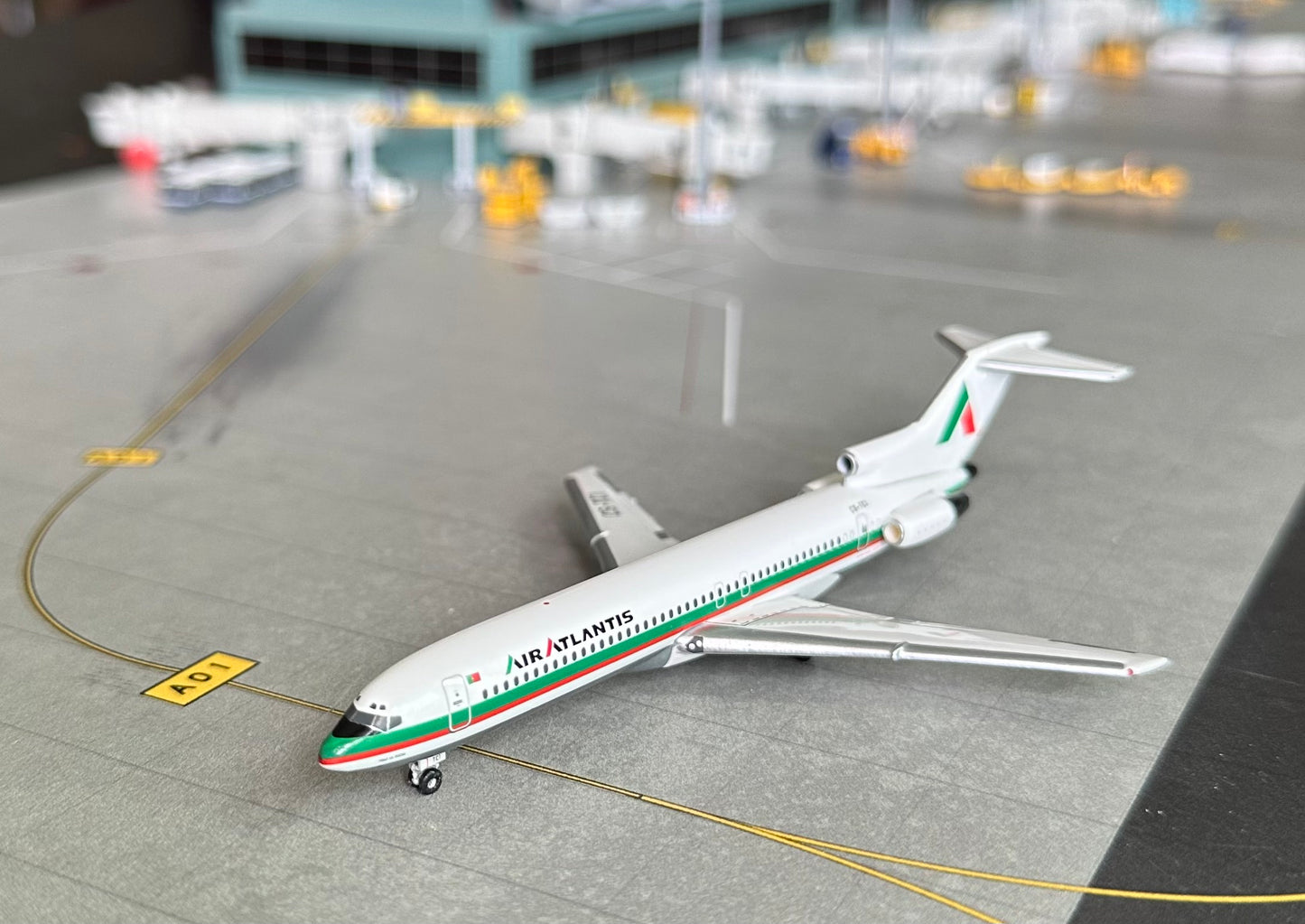 1:400 Air Atlantis B727-200 Phoenix Models