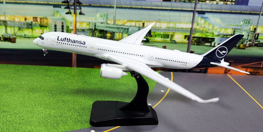 Pre-order 1:400 Lifthansa A350-900 detachable gear Aviation 400