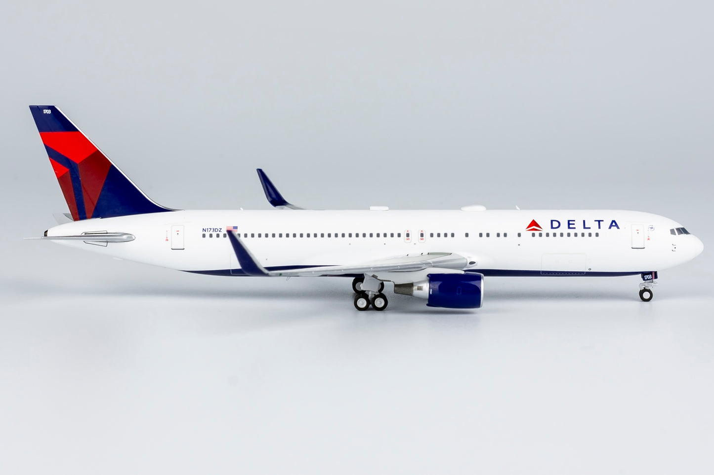 1:400 Delta Air Lines 767-300ER (with CF6 engines) NG Models