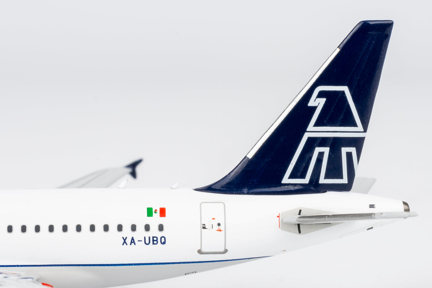 1:400 Mexicana A318-100 XA-UBQ “Old Colors” NG Models