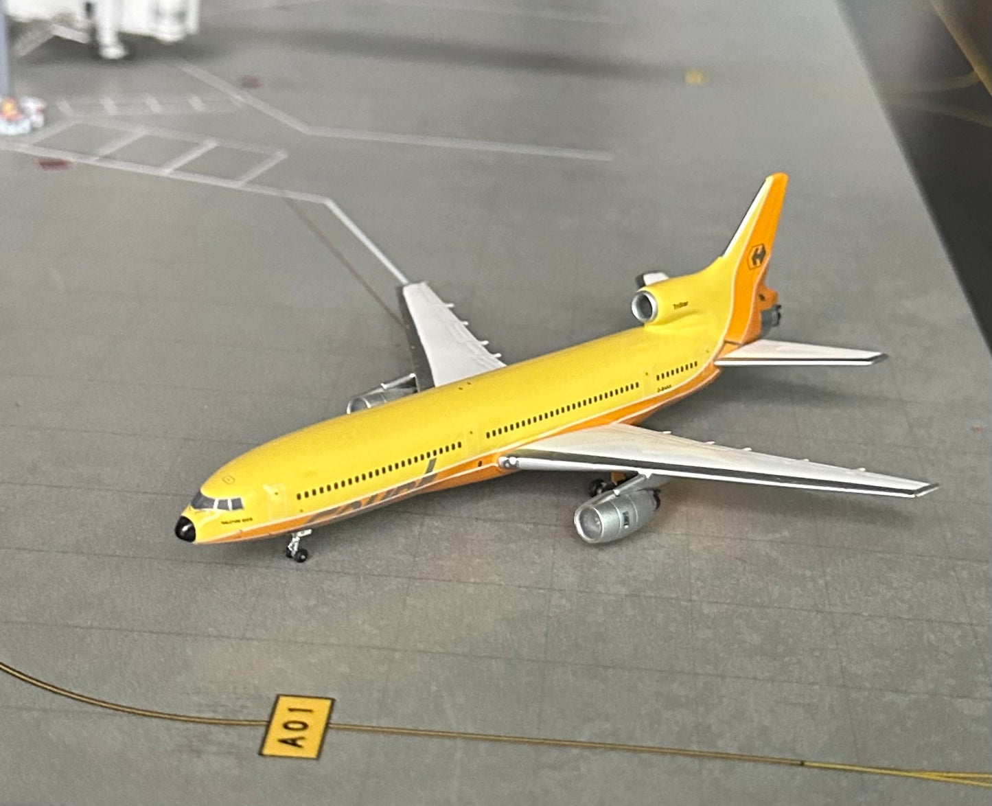 1:500 Courtline Lockheed L-1011 Tristar Yellow* Inflight500