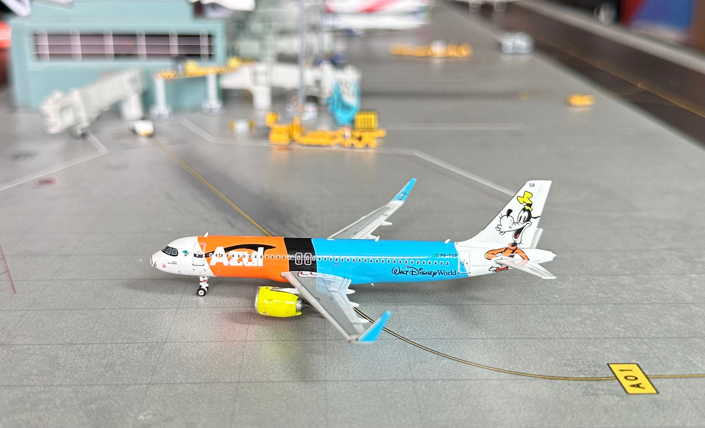 1:400 Azul Airlines A320neo "Disney" Phoenix Models