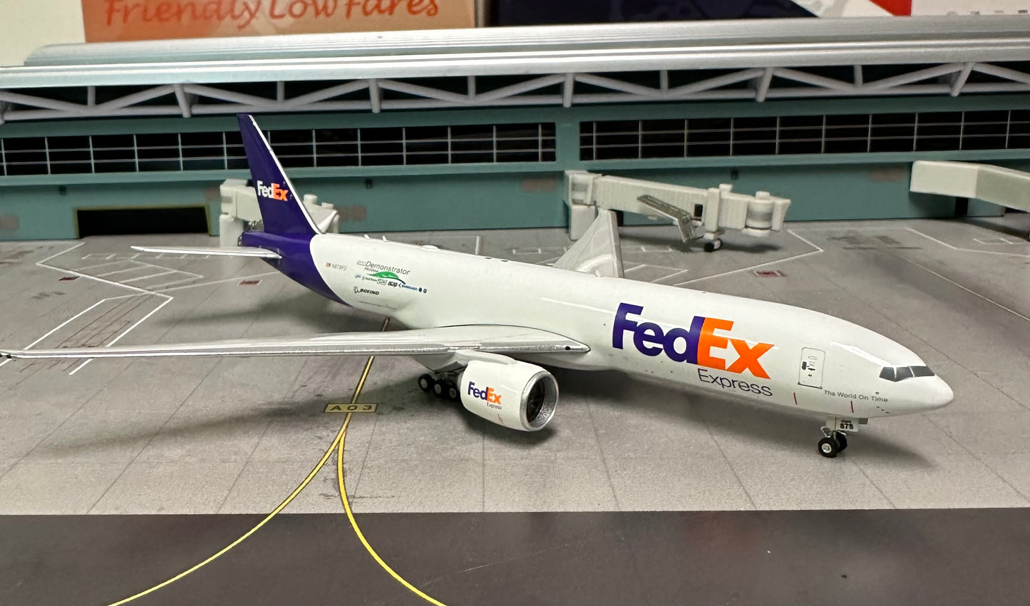 1:400 FedEx B777-200F Phoenix Models