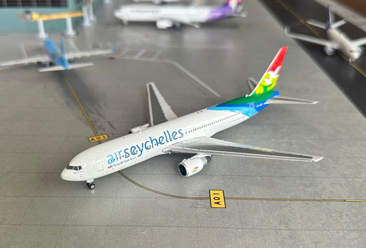 1:400 Air Seychelles B767-300ER Phoenix Models