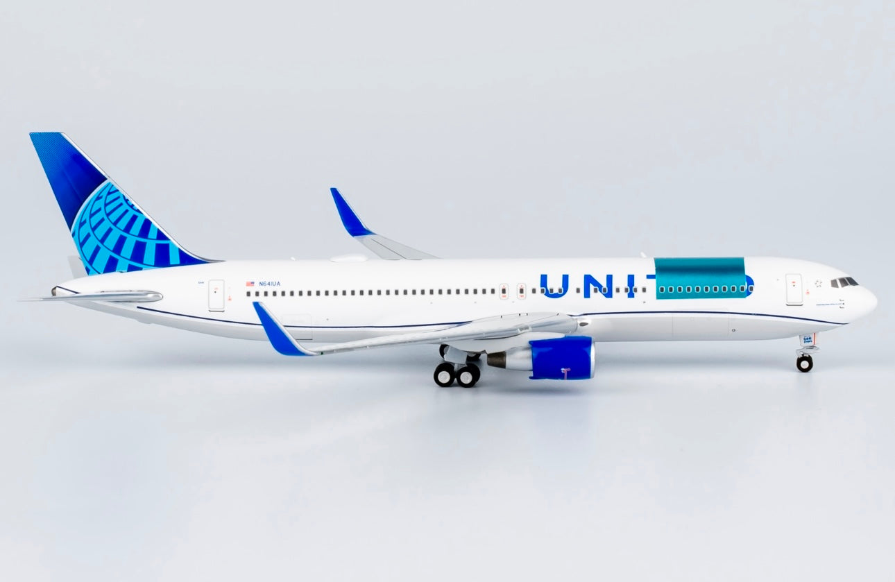 1:400 United Airlines B767-300ER “Structural Repair” NG Models