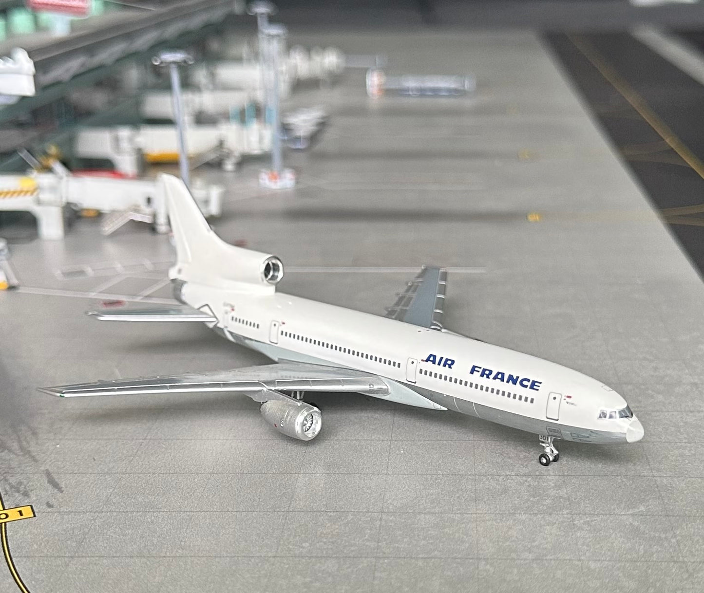 1:400 Air France Lockheed L-1011 Tristar *Leased by Air Transat subleased to Air France* BlueBox