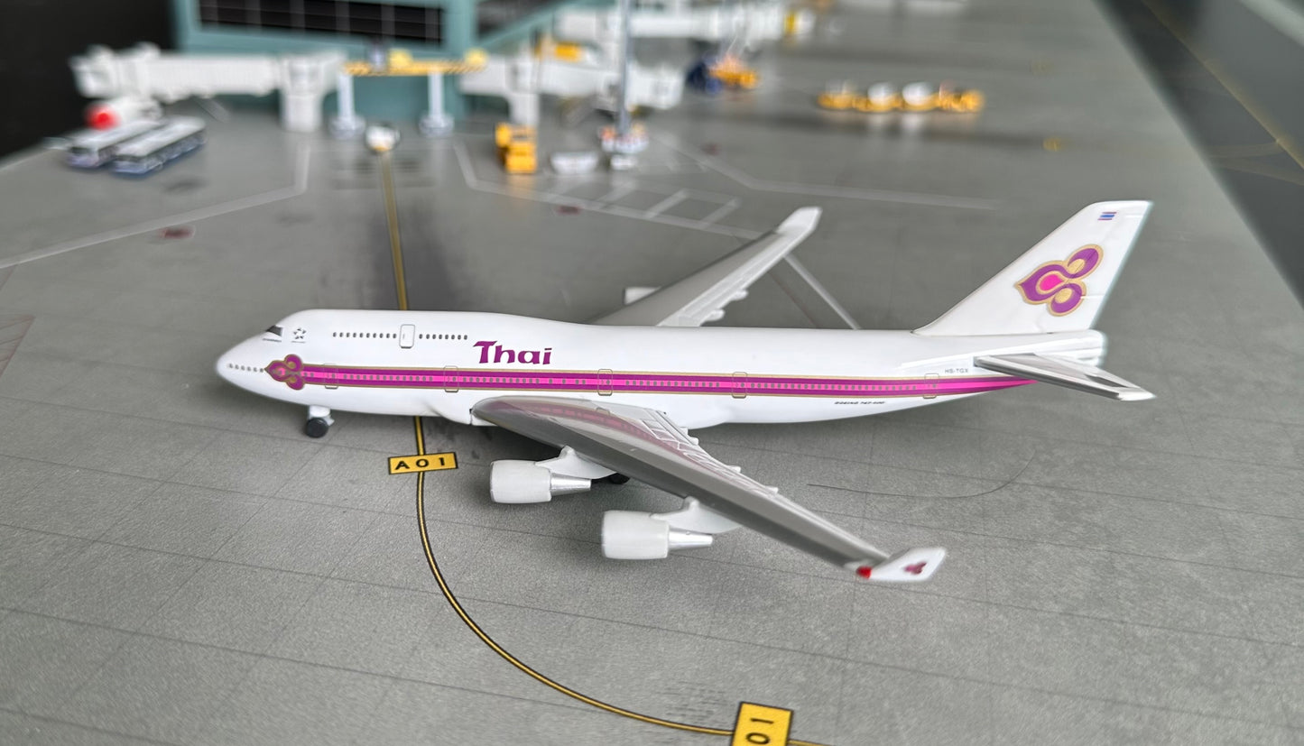 1:500 Thai Airways B747-400 Herpa Wings