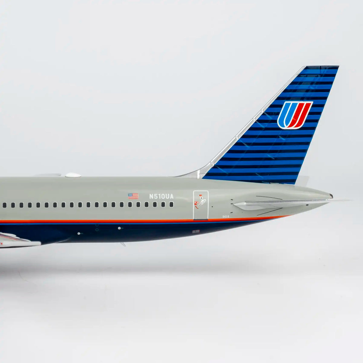 1:200 United Airlines B757-200 “Battleship Grey” NG Models