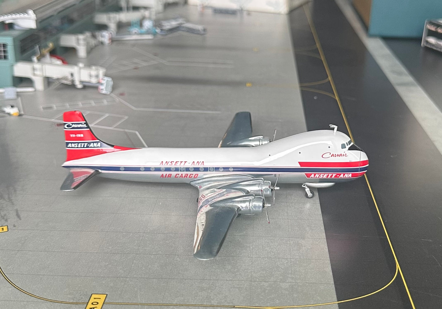 1:200 Ansett-ANA Air Cargo Aviation Traders ATL-98 Carvair Phoenix Models