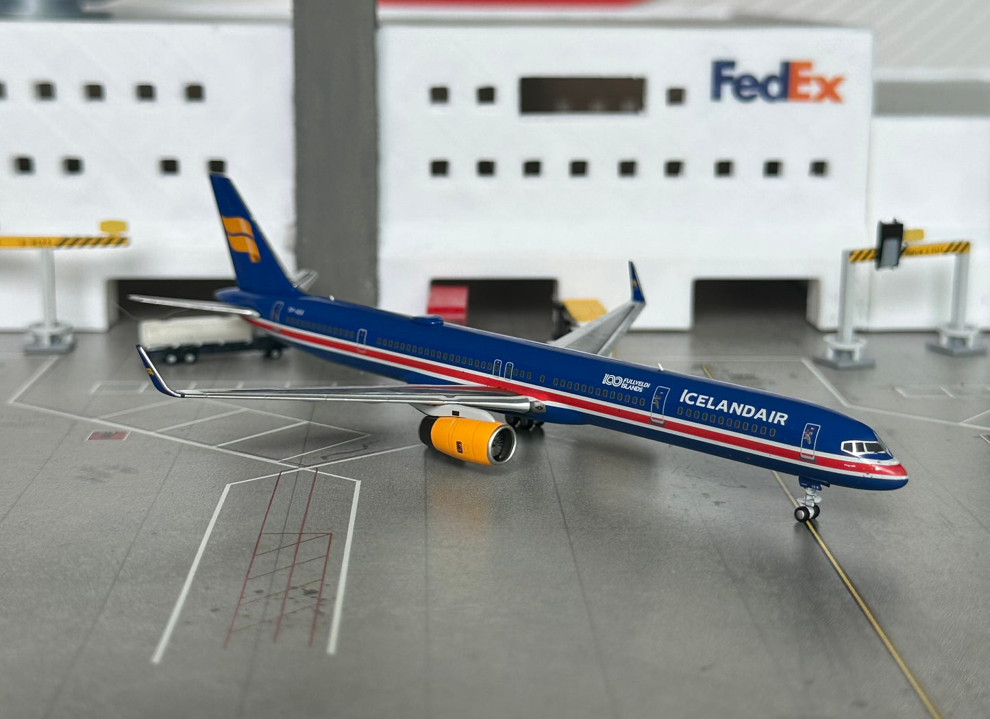 1:400 Icelandair B757-300 TF-ISX “100 Years if Independence” NG Models