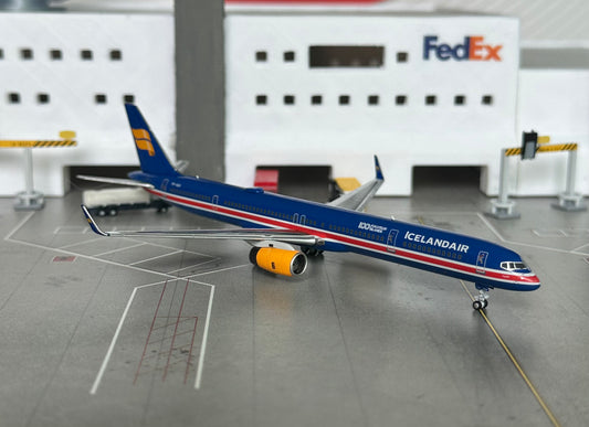 1:400 Icelandair B757-300 TF-ISX “100 Years if Independence” NG Models