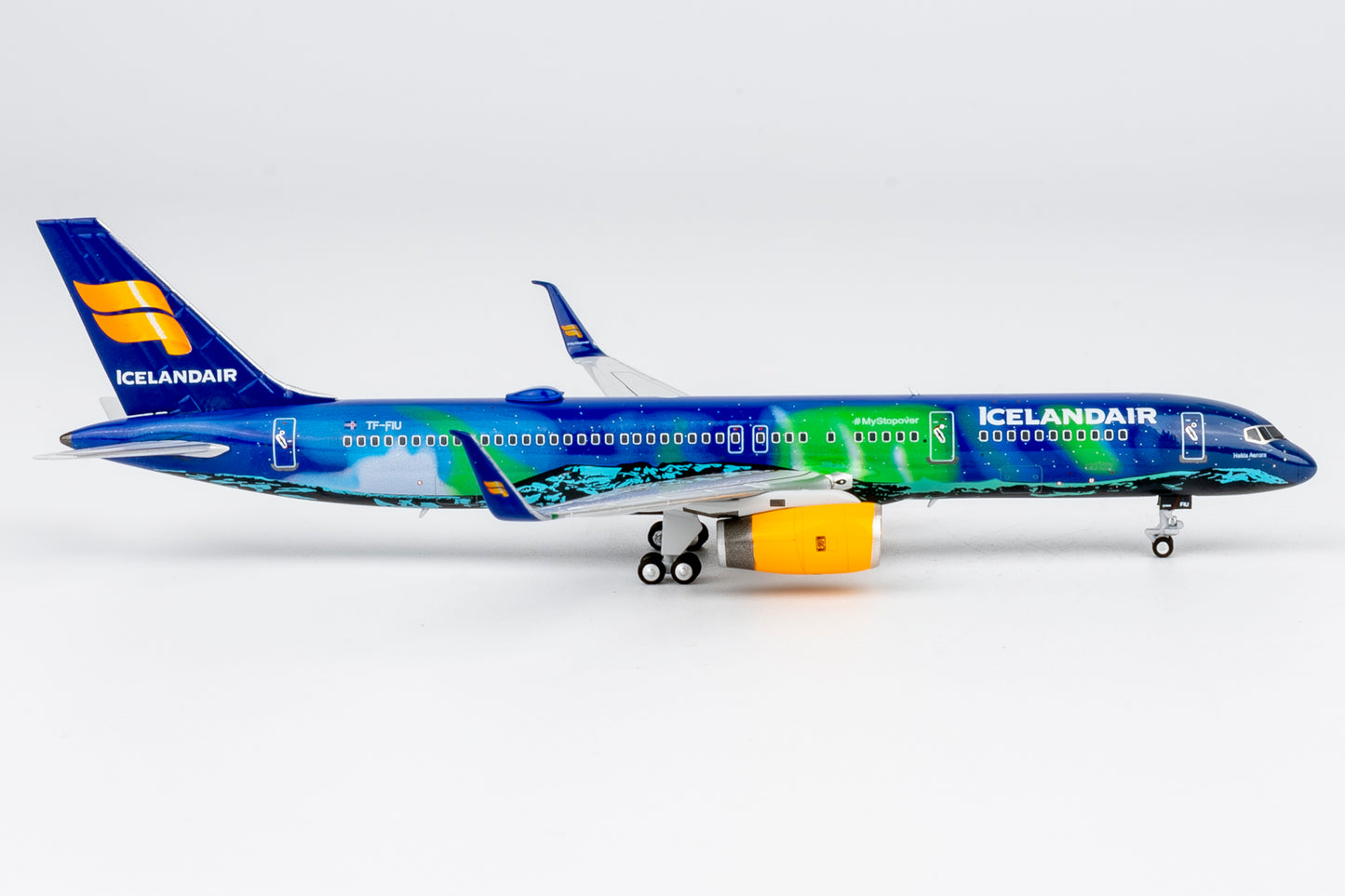 1:400 Icelandair B757-200 “Hekla Aurora” NG Models Ultimate Collection*