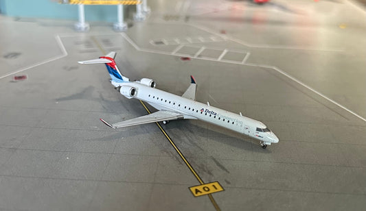 1:400 Delta Connection CRJ900ER Gemini Jets