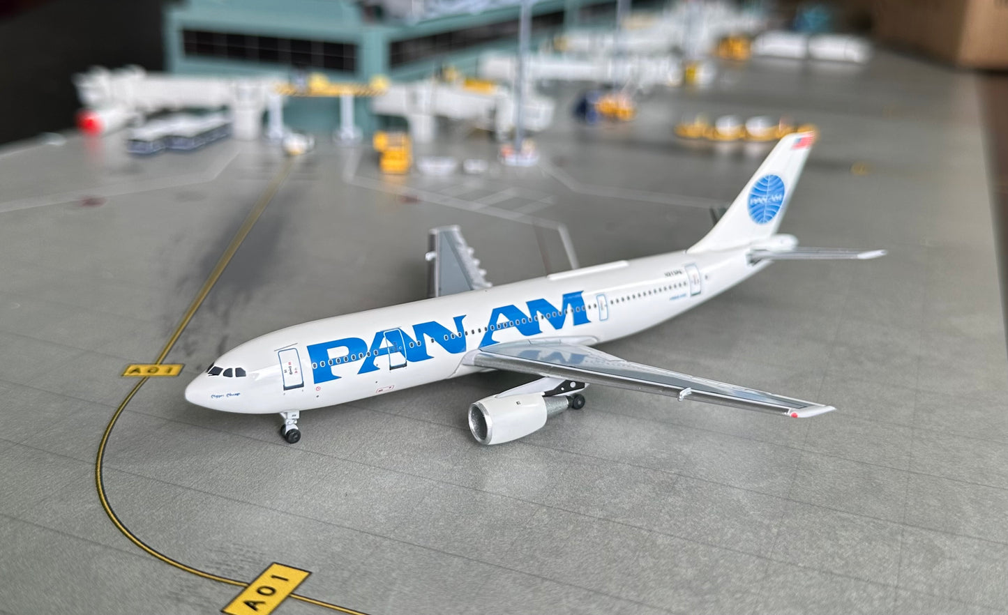 1:400 Pan Am A300-BA N213PA AeroClassics