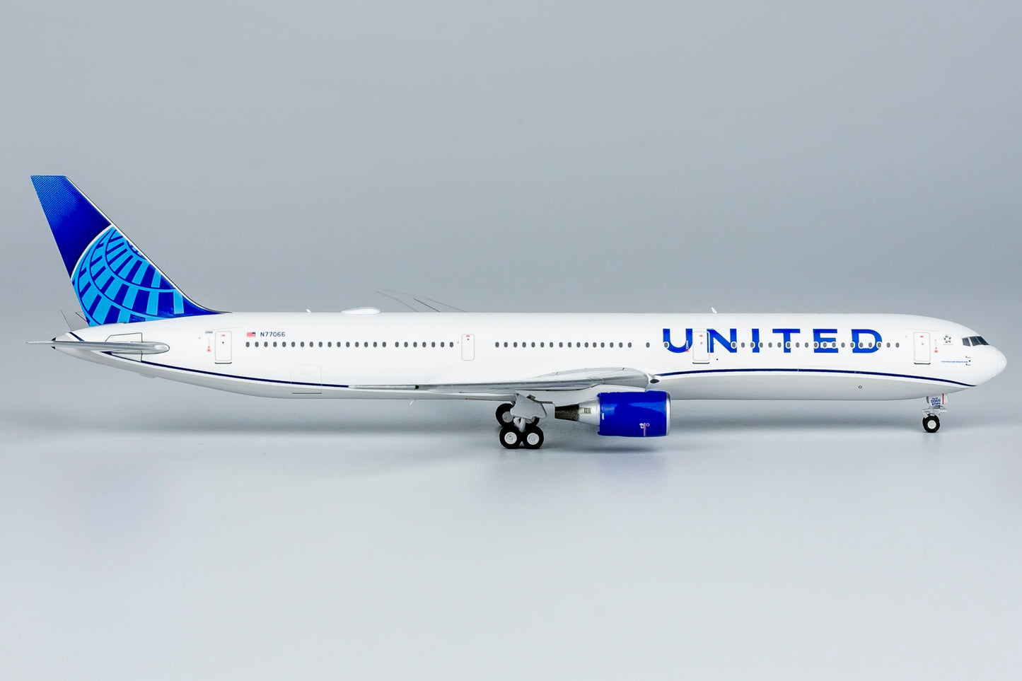 1:400 United Airlines 767-400ER "Blue Evolution"  CF6 engines NG Models