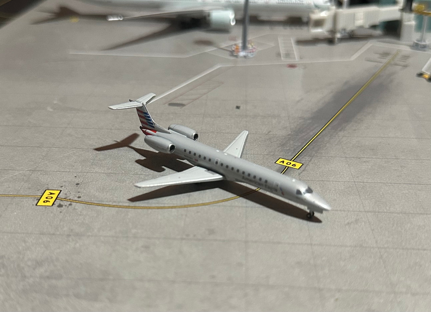 1:400 American Eagle Embraer ERJ-145 Gemini Jets