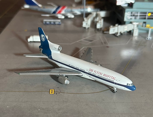 1:400 The Flying Hospital Lockheed L-1011 Tristar P4-MED Jet X