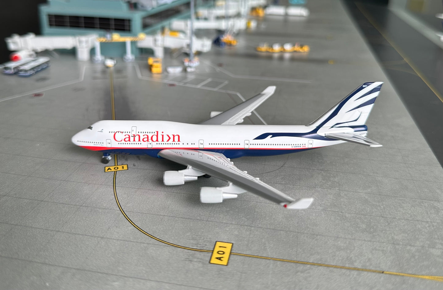 1:500 Canadian Airlines B747-400 Herpa Wings