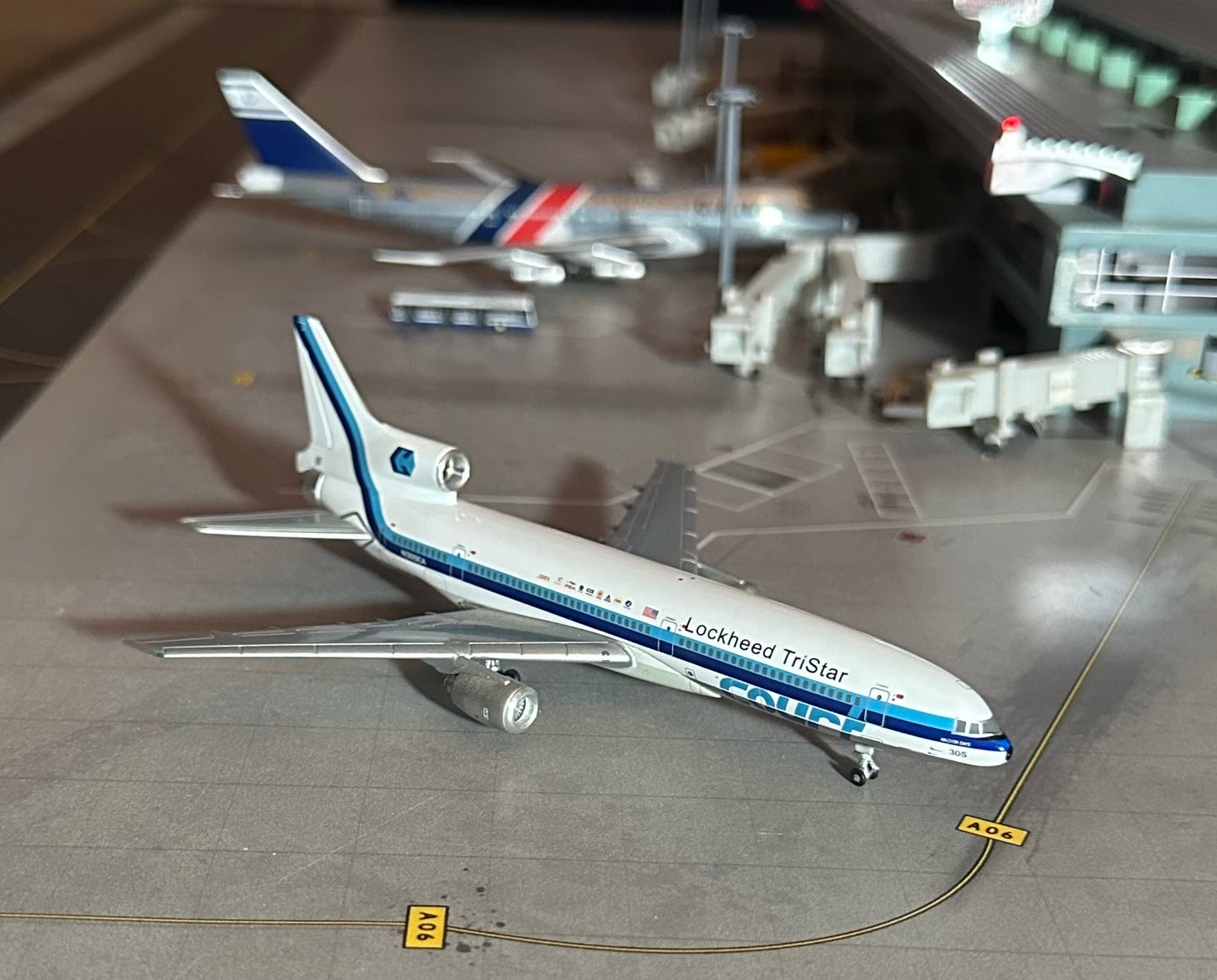 1:400 Courtline Lockheed L-1011 Tristar Jet X