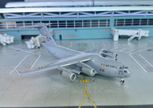 1:400 U.S. Air Force C-17A Globemaster "Travis Air Force Base" Gemini Macs
