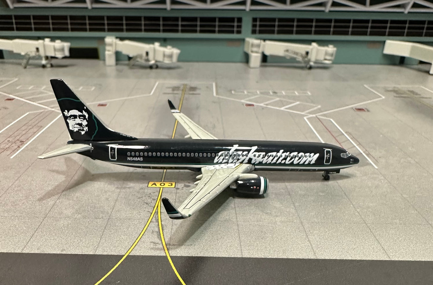 1:400 Alaska Airlines B737-800 Gemini Jets