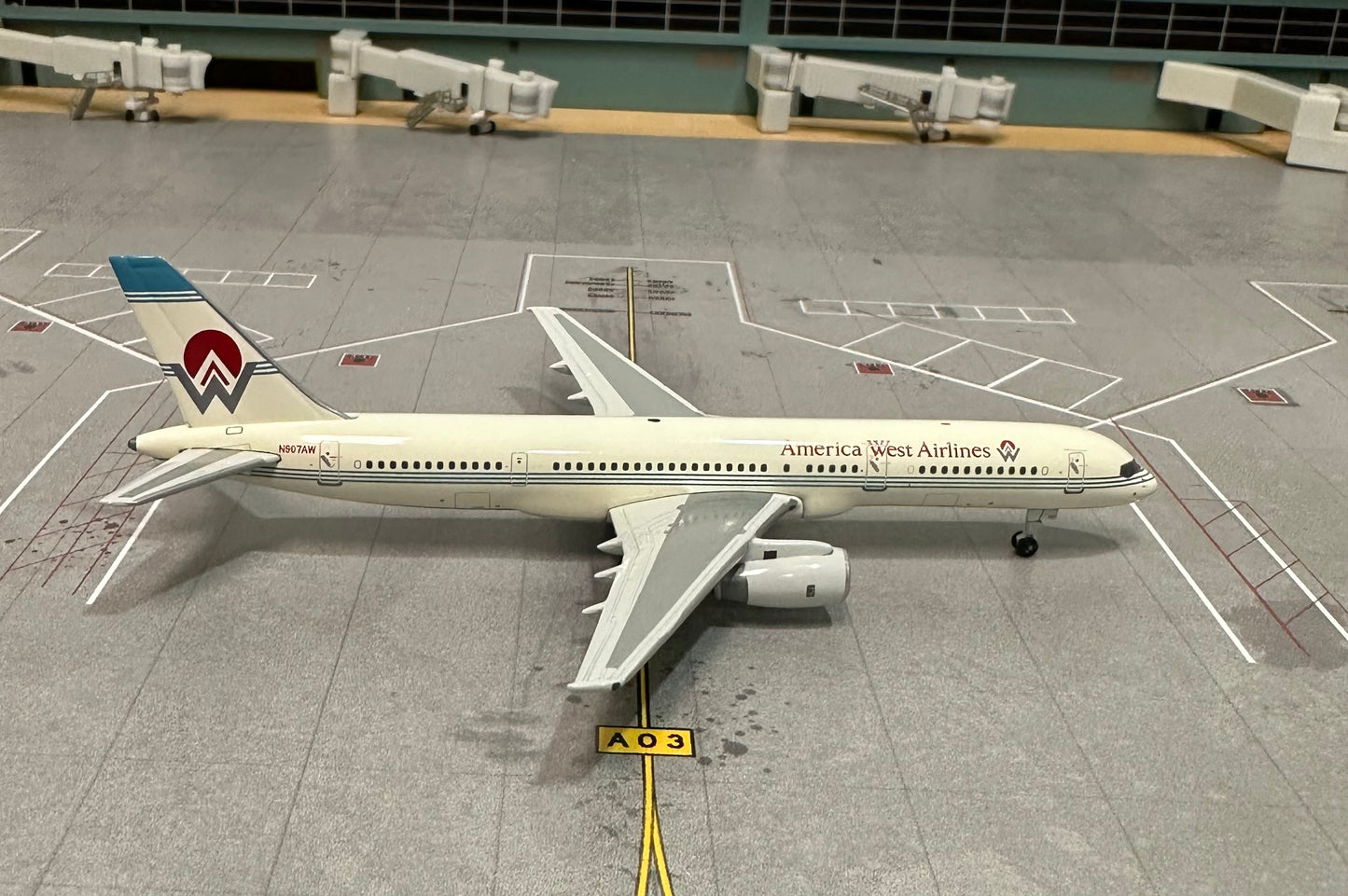 1:400 American West Airlines B757-200 Gemini Jets