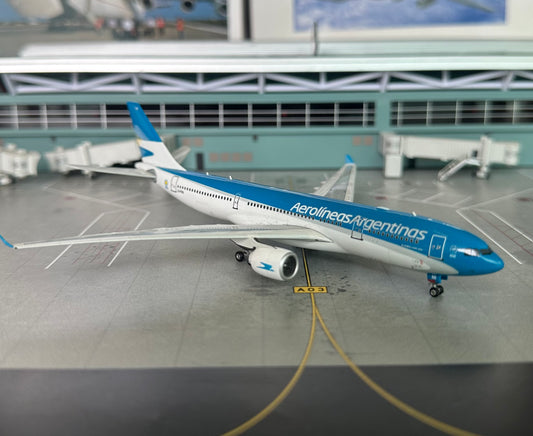 1:400 Aerolineas Argentinas A330-200 Phoenix Models