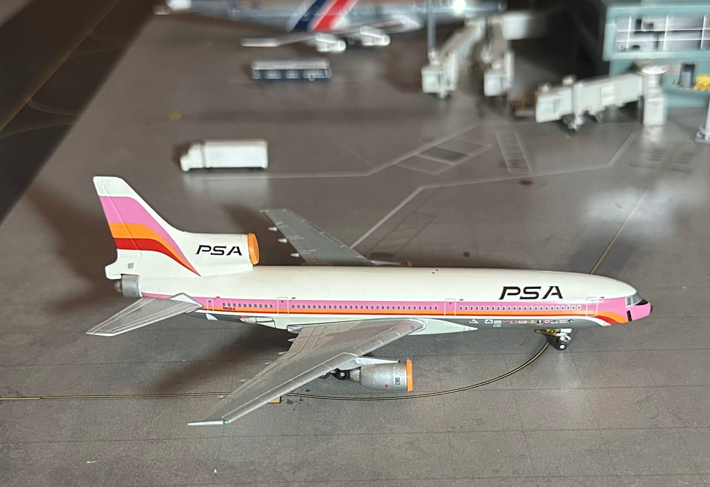 1:400 PSA Lockheed L-1011 Tristar Jet X