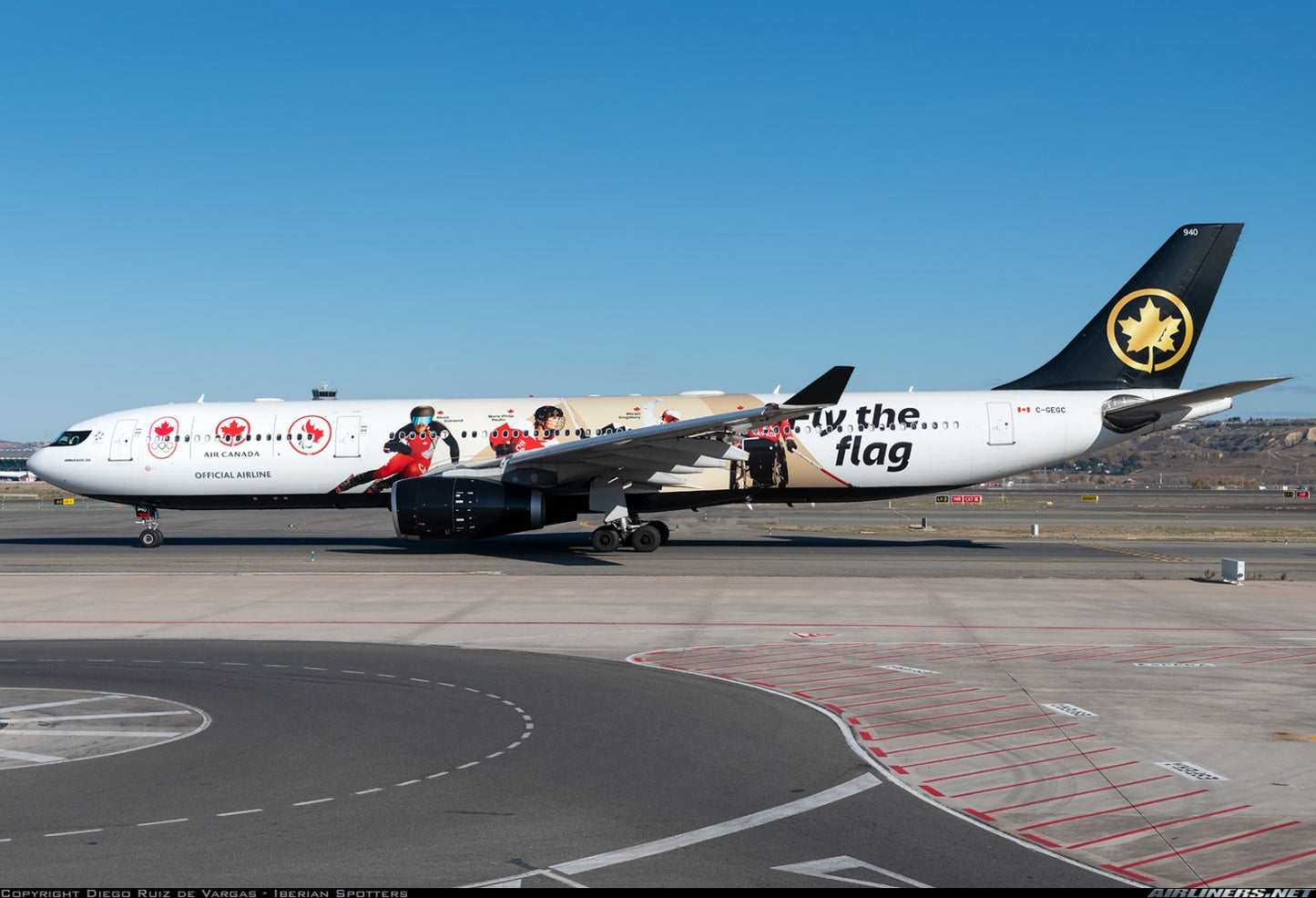 Pre-order 1:400 Air Canada A330-300 “Fly the Flag” JC Wings