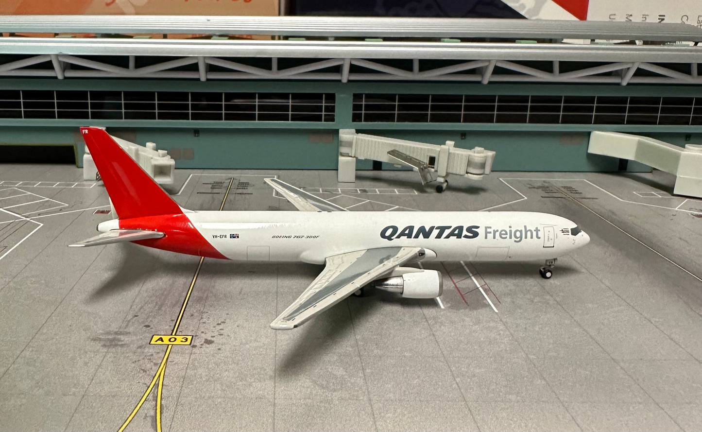 1:400 Qantas Freight B767-300F Gemini Jets