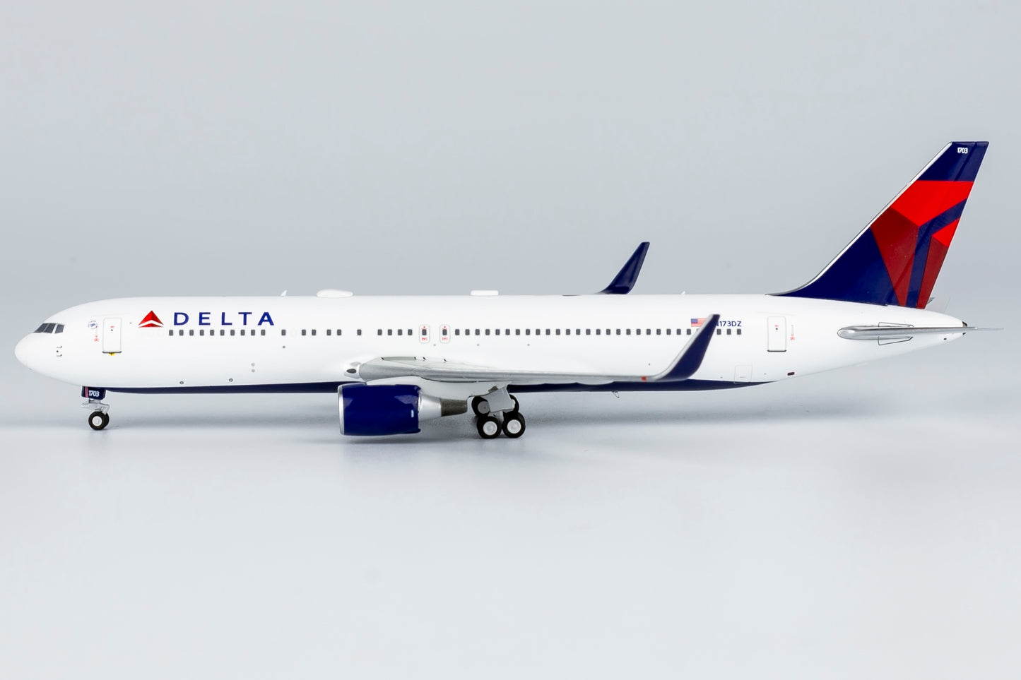 1:400 Delta Air Lines 767-300ER (with CF6 engines) NG Models