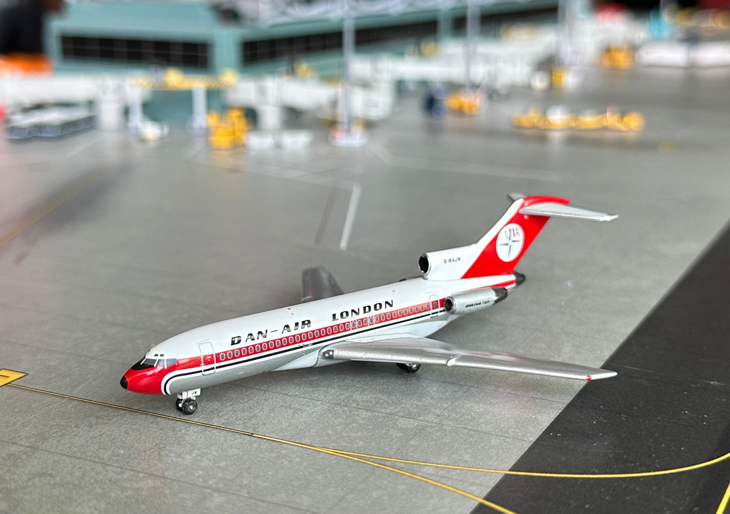 1:400 Dan Air B727-100 Gemini Jets