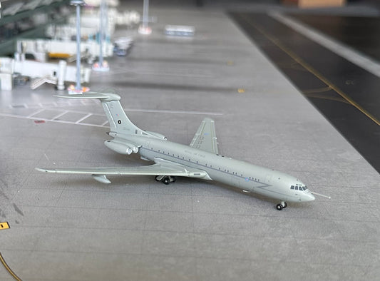 1:400 Royal Air Force Vicker VC-10 Tanker Jet X