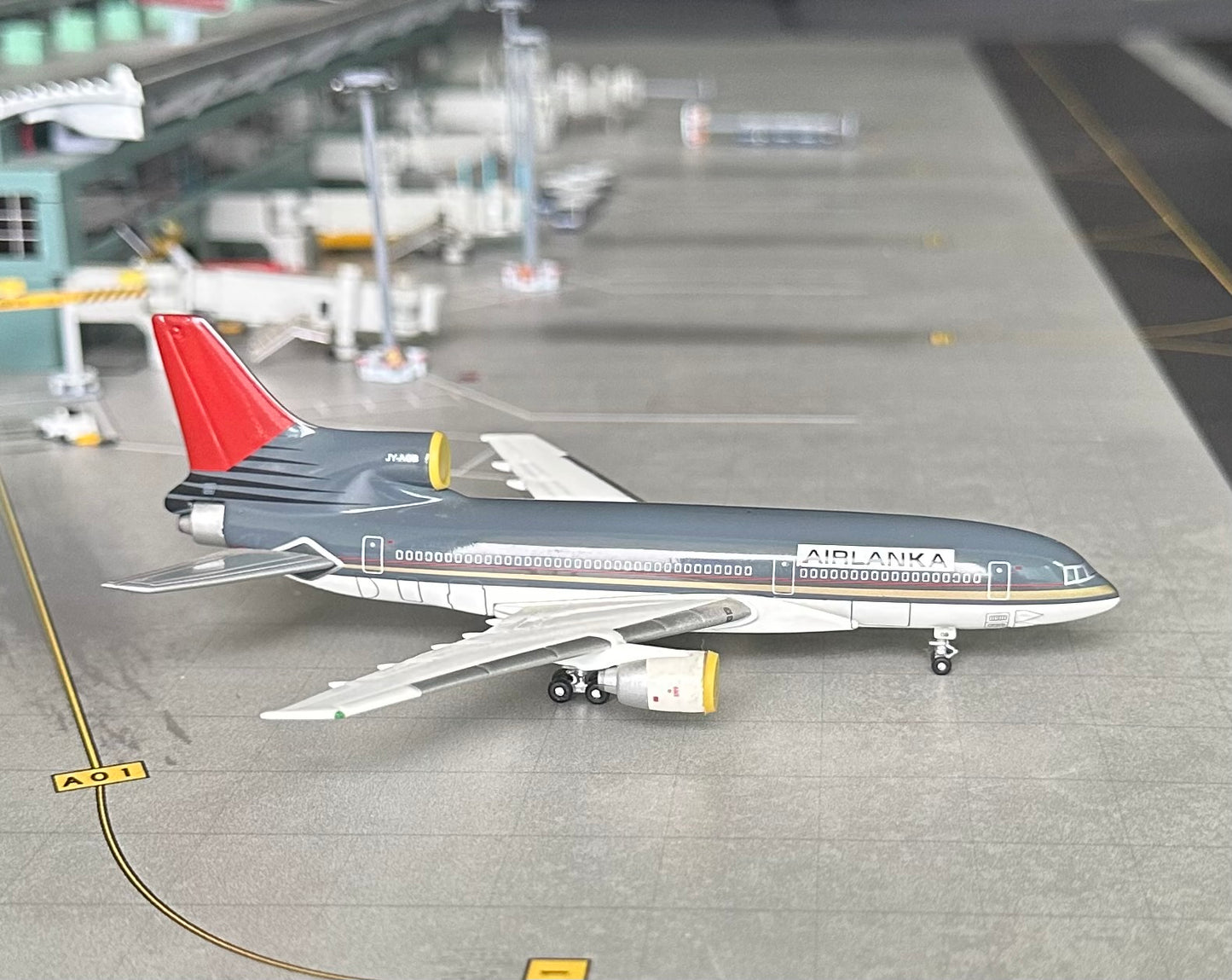 1:400 AirLanka/Royal Jordanian Lockheed L-1011 Tristar BlueBox