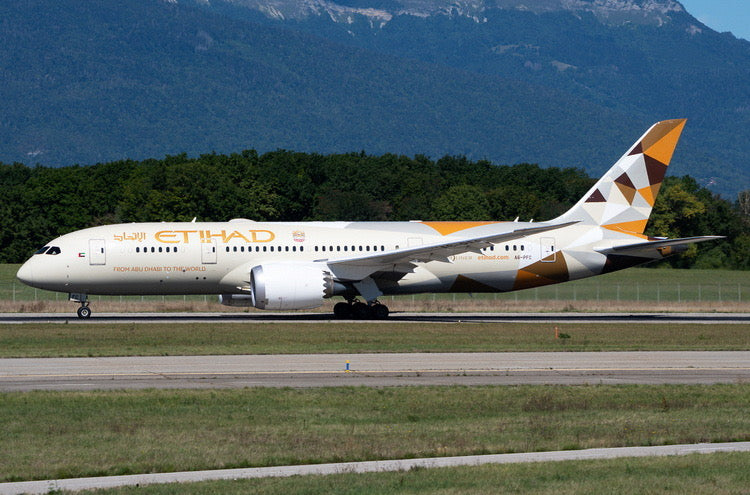 Pre-order 1:400 Etihad Airways B787-8 Dreamliner Phoenix Models