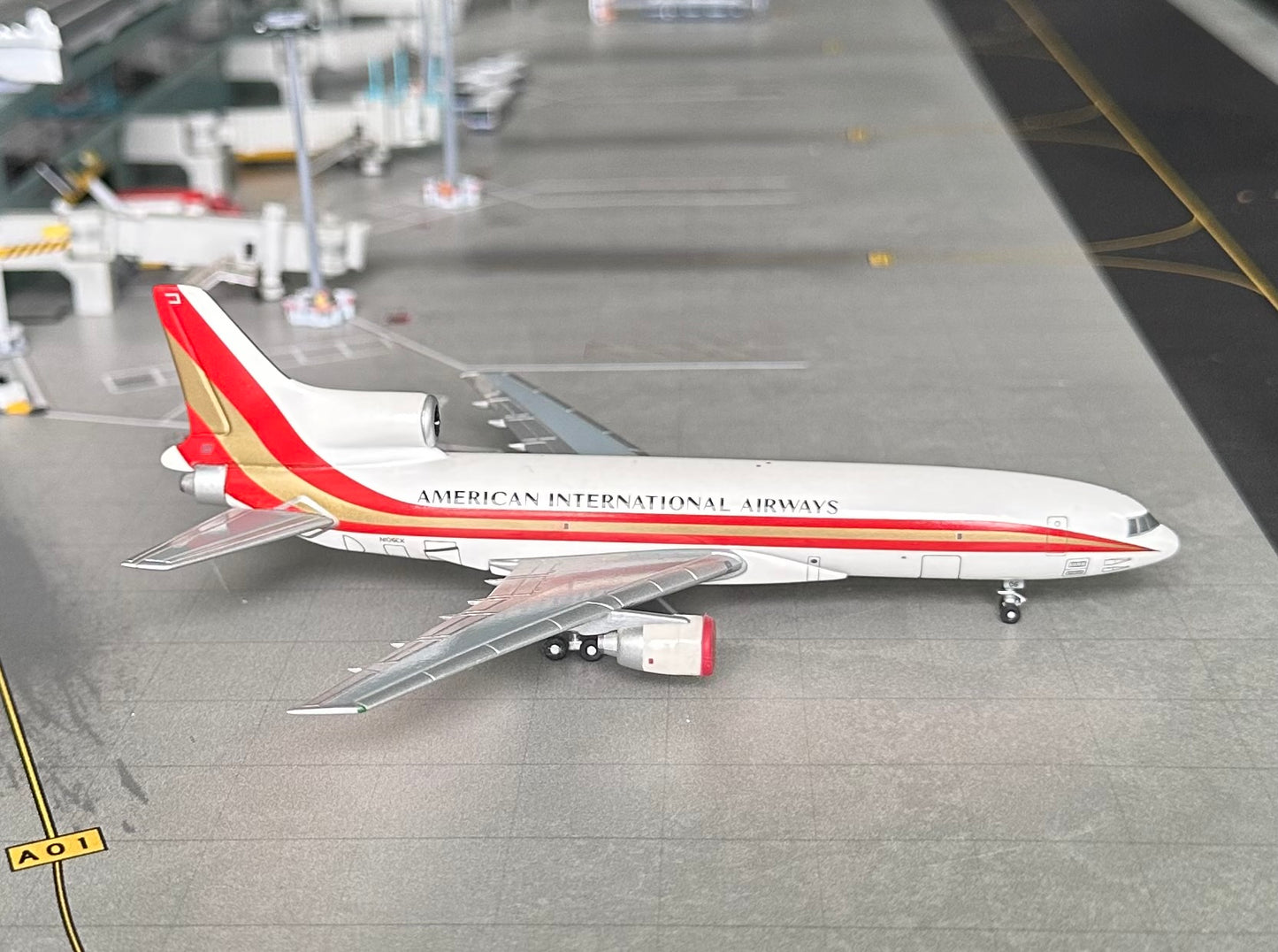 1:400 Kalitta/American International Airways Lockheed L-1011 Tristar no Kalitta on tail* BlueBox