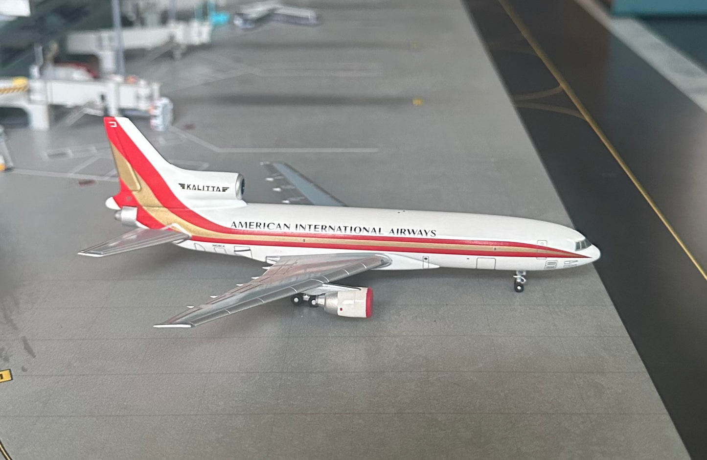 1:400 Kalitta/American International Airways Lockheed L-1011 Tristar with Kalitta on tail* BlueBox