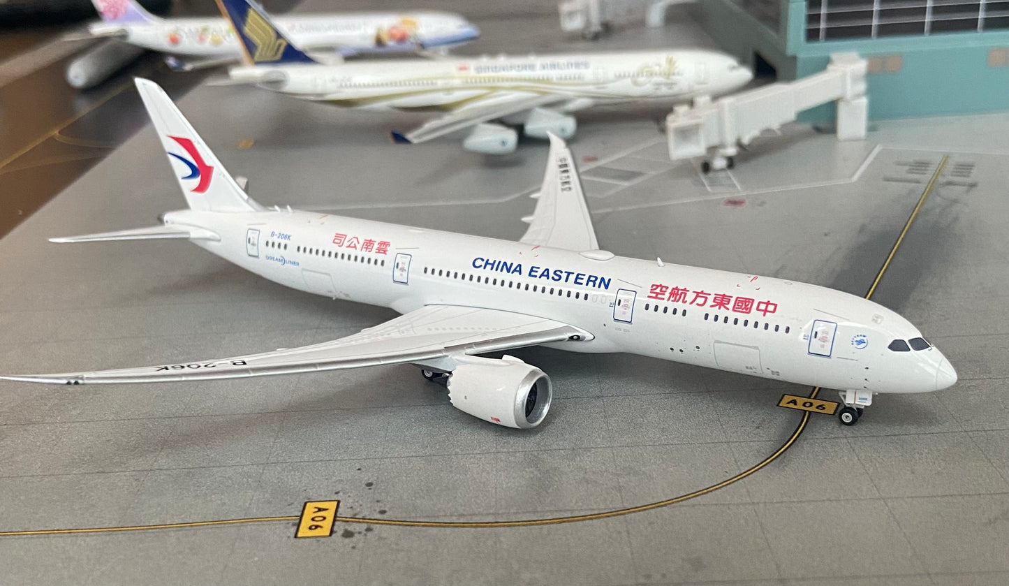 1:400 China Eastern B787-9Dreamliner Phoenix