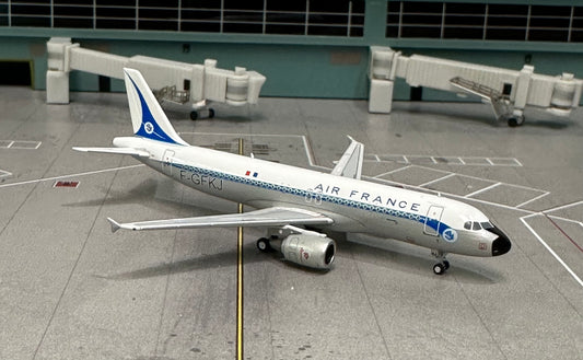 1:400 Air France A320-200 "Retro Livery Aviation 400