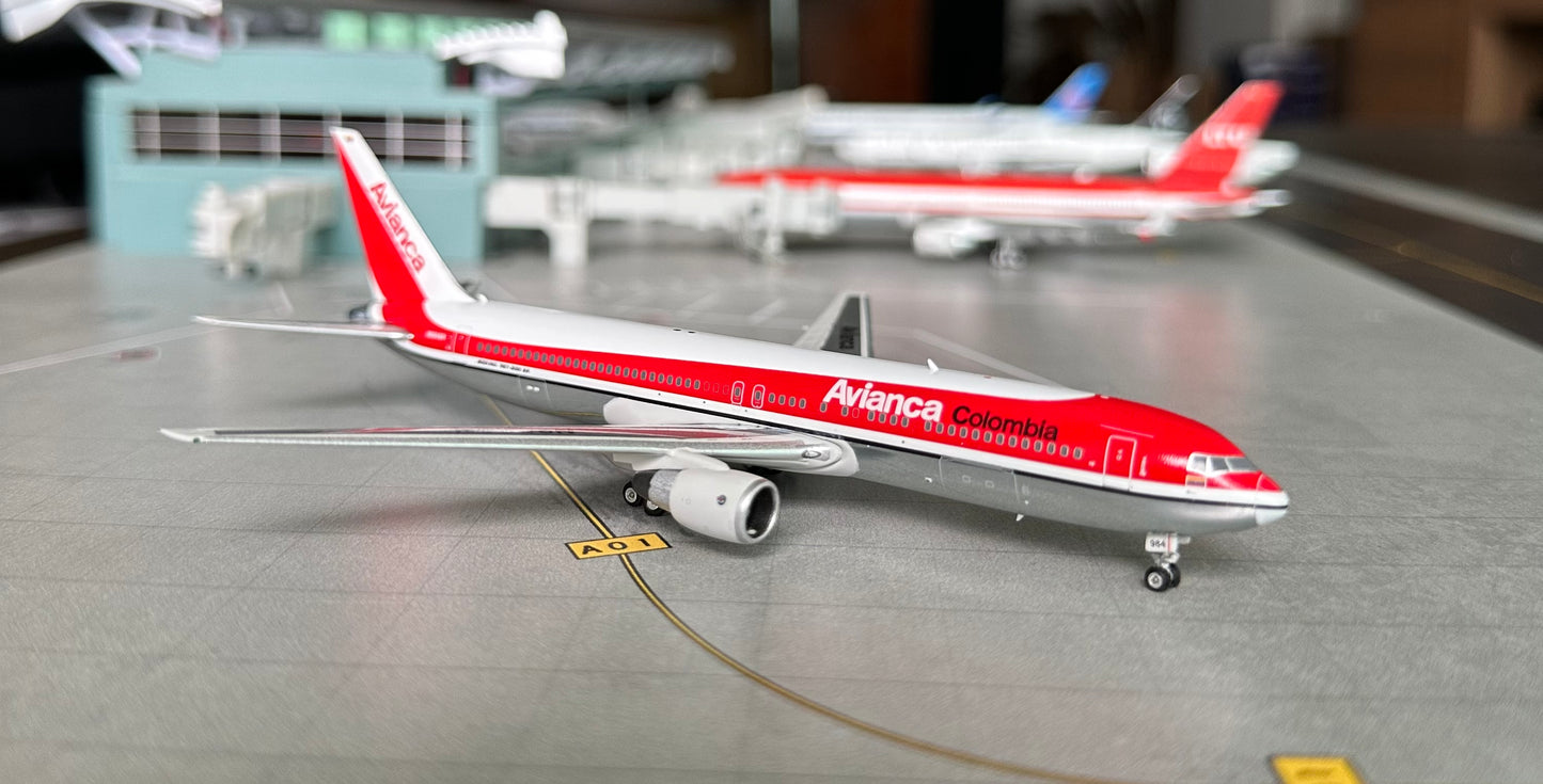 1:400 Avianca Colombia B767-300ER Phoenix Models