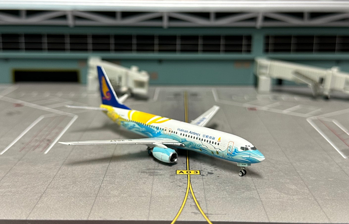 1:400 Hainan Airlines B737-80 Phoenix Models