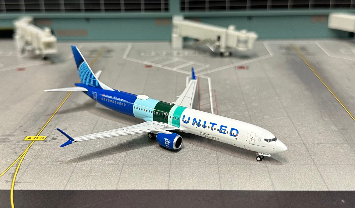 1:400 United Airlines 737 MAX 10 without "ecoDemonstrator Explorer" sticker NG Models