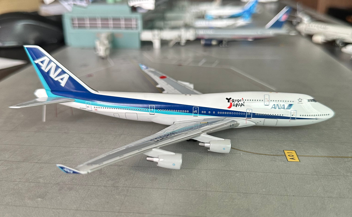 1:400 ANA All Nippon Airways B747-400 Big Bird NO BOX Broken Front gear