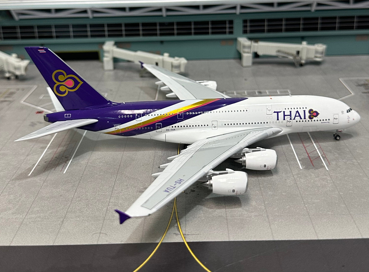 1:400 Thai Airways A380-800 New magnetic detachable landing gear Aviation 400