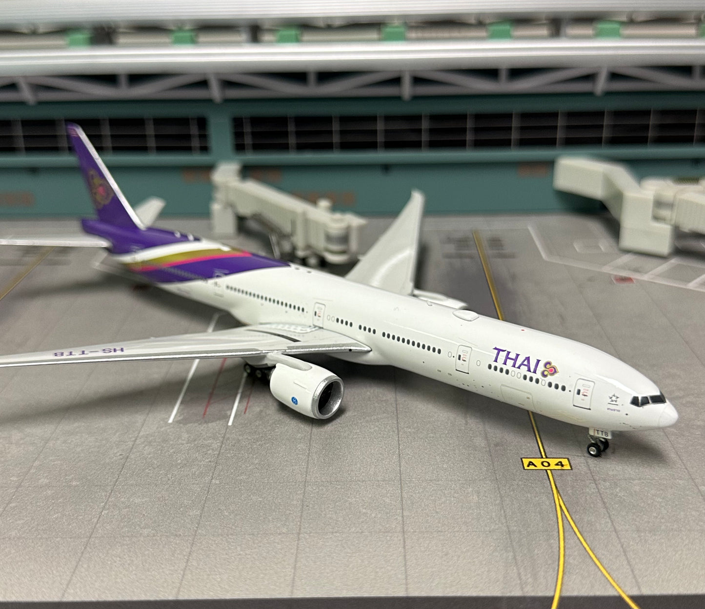 1:400 Thai Airways B777-300ER Phoenix Models