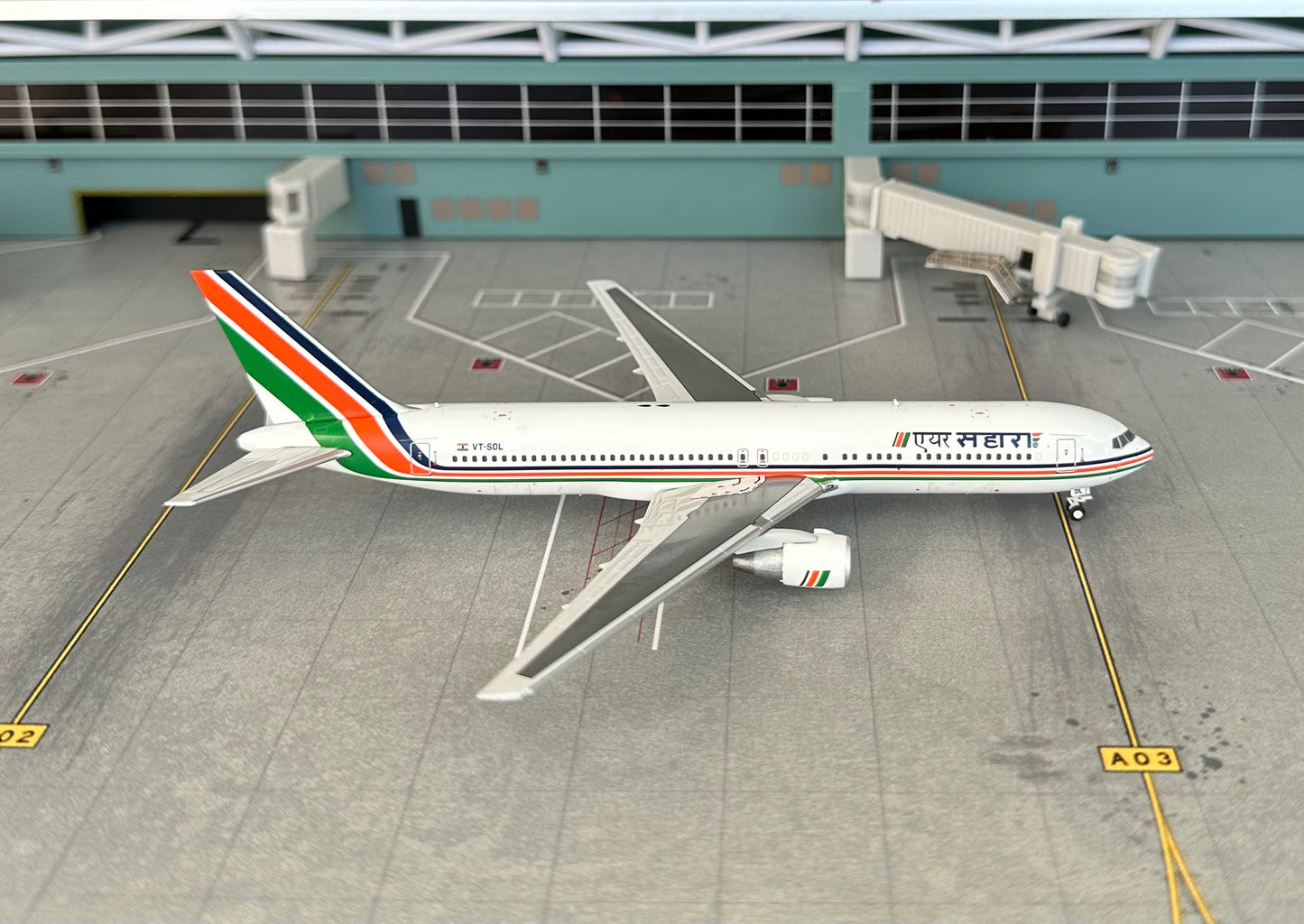 1:400 Air Sahara B767-300 VT-JETS Pandamodel