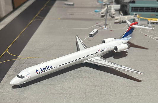 1:200 Delta Air Lines MD-90 Gemini200