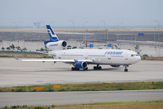 Pre-order 1:400 Finnair MD-11 Phoenix Models