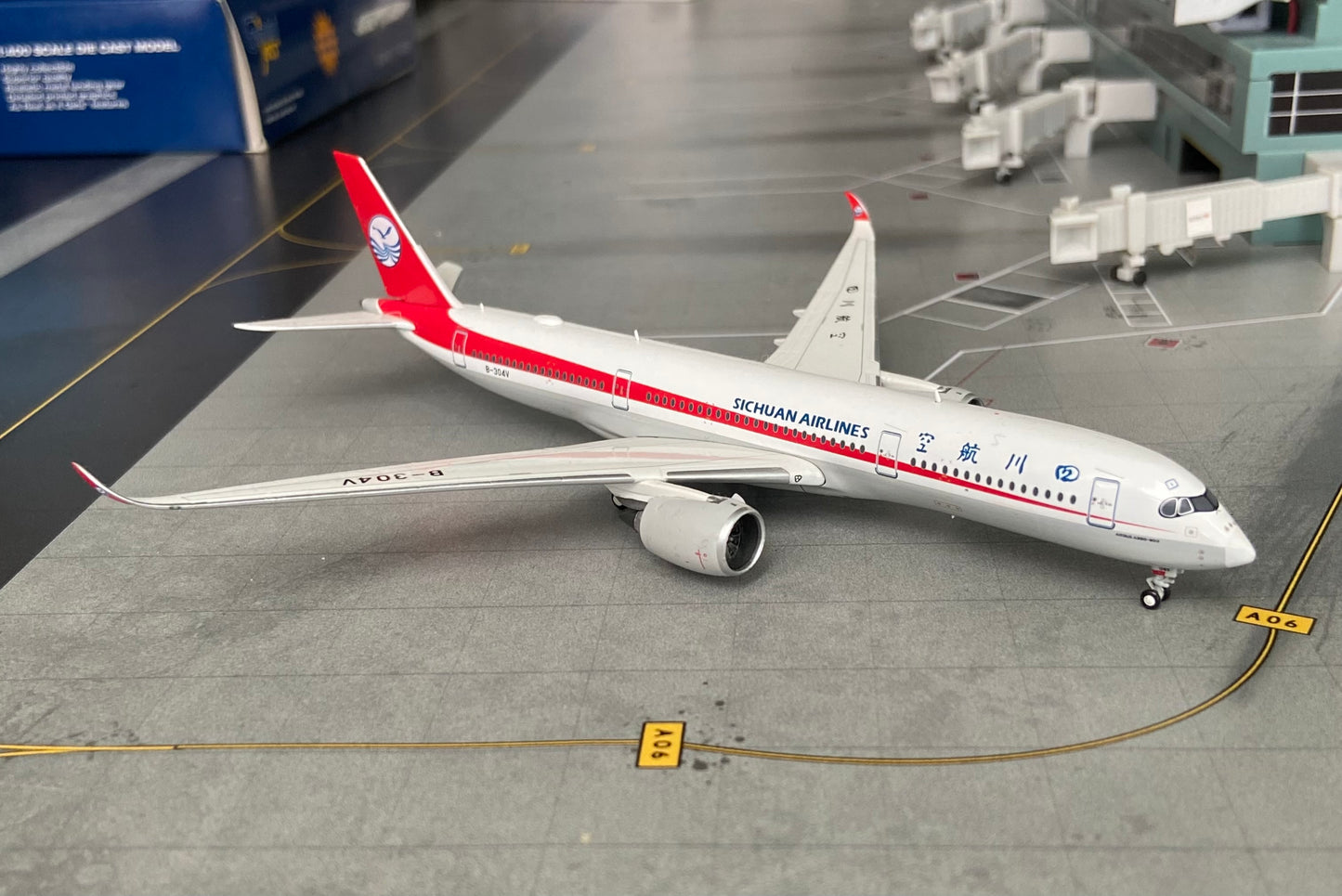 1:400 Sichuan Airlines A350-900 JC Wings