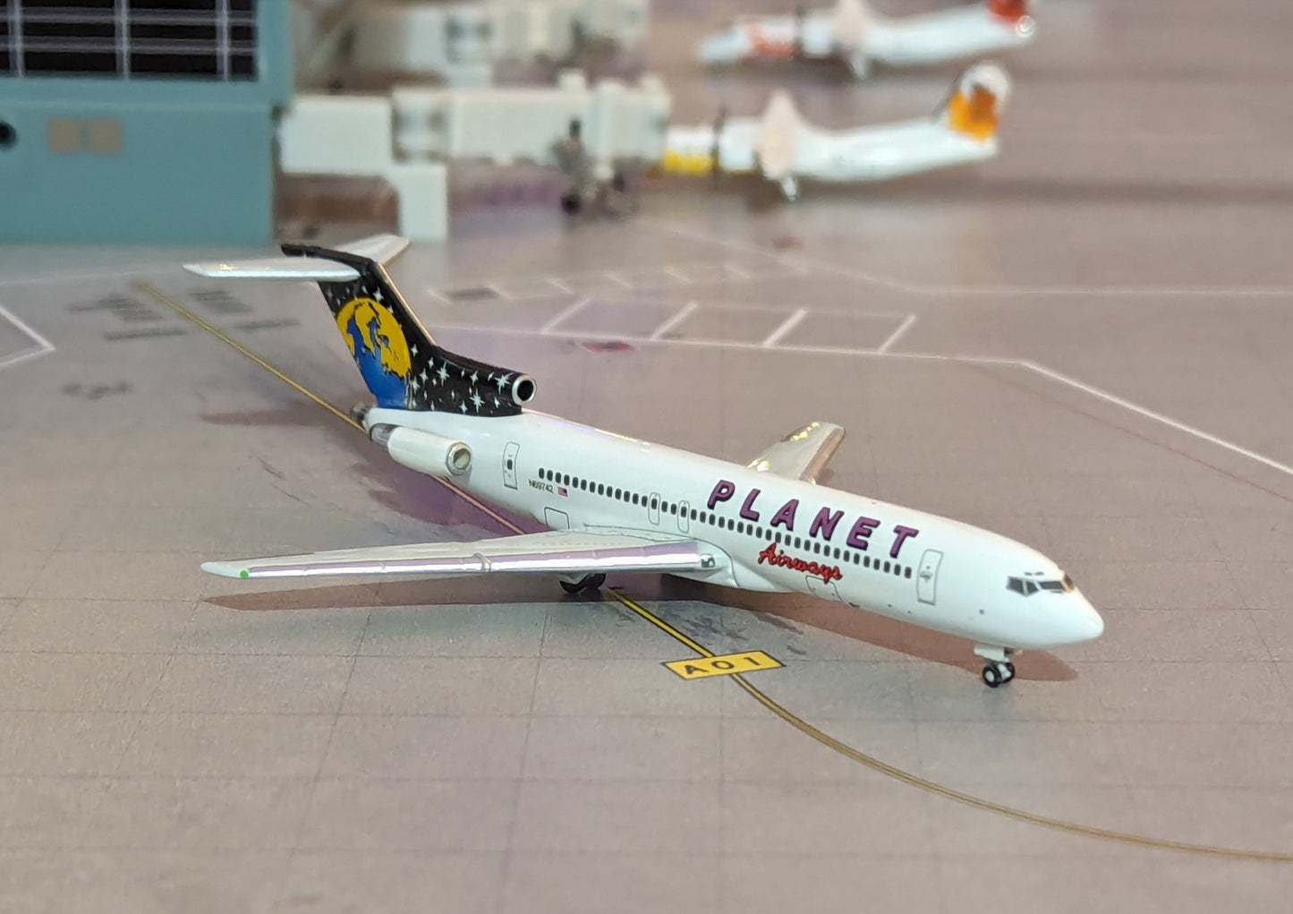 1:400 Planet Airways B727-200 Gemini Jets